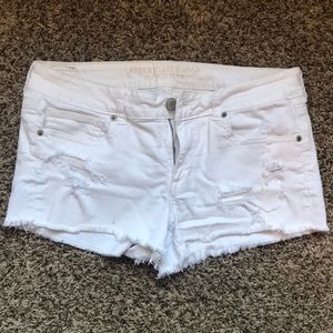 American Eagle white shorts